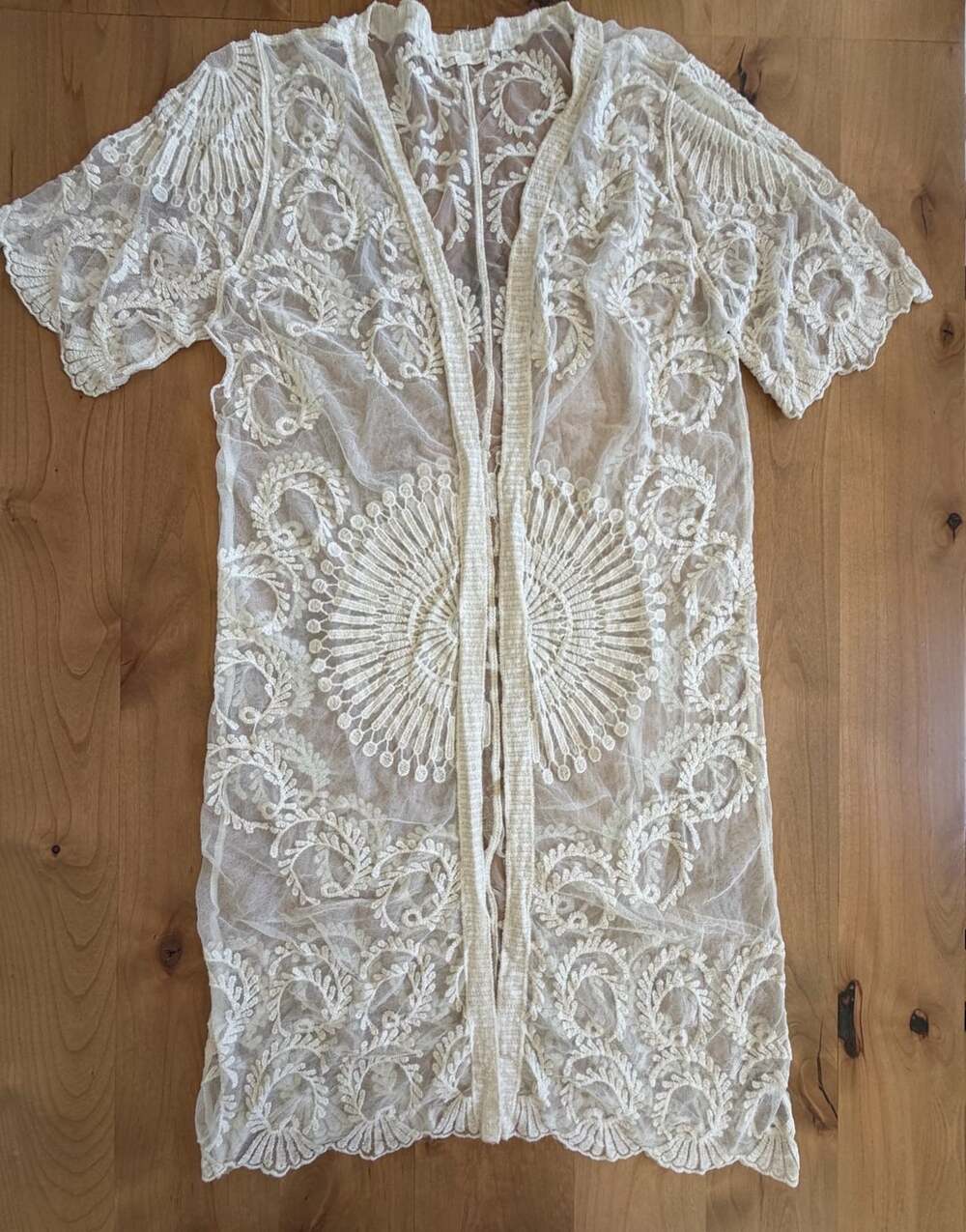 Do Everything In Love Lace Kimono Cardigan Size O/S Cream